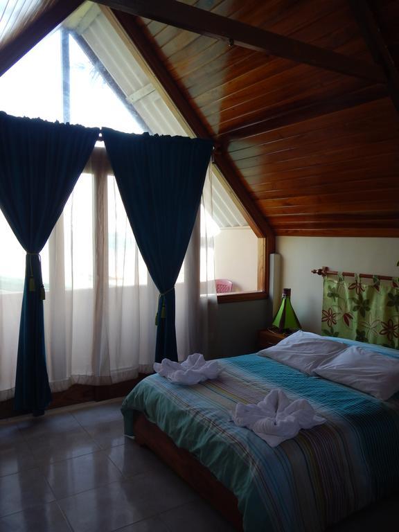 Hospedaje Casa Soleil Puerto Villamil Exterior photo