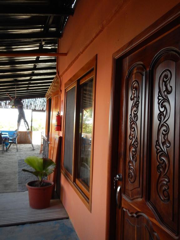Hospedaje Casa Soleil Puerto Villamil Exterior photo
